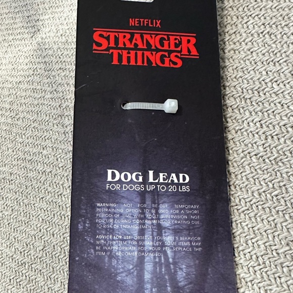 STRANGER THINGS Dog Leash 6 ft NWT Lead Black Red Gift Pet Puppy - Picture 5 of 6